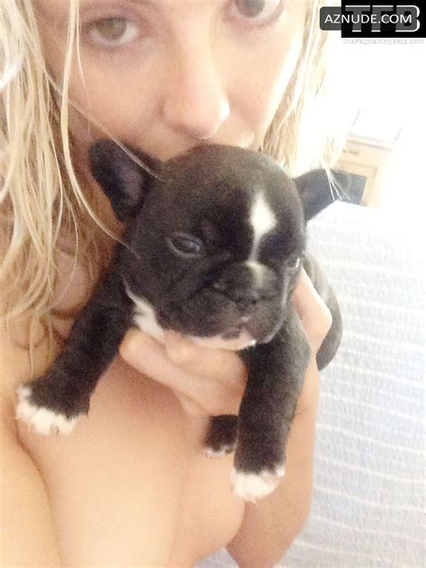 Tamsin Egerton Sexy Poses Topless Showcasing Her Nude Tits In Various Selfies Aznude