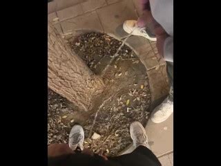 和我的异性恋朋友在街上撒尿 Pornhub Gay