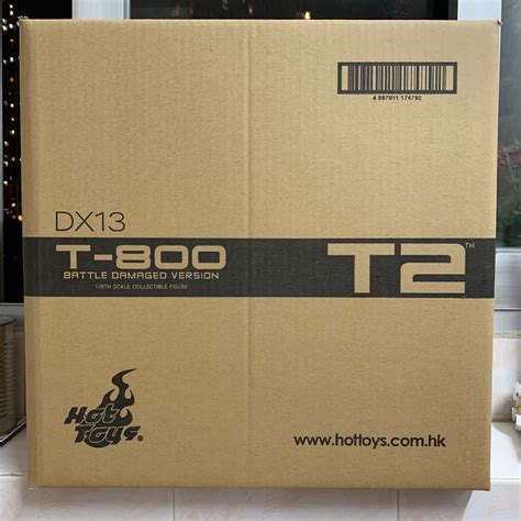 Hottoys Hot toys th scale DX T Battle Damaged Version 興趣及遊戲 玩具 遊戲類 Carousell