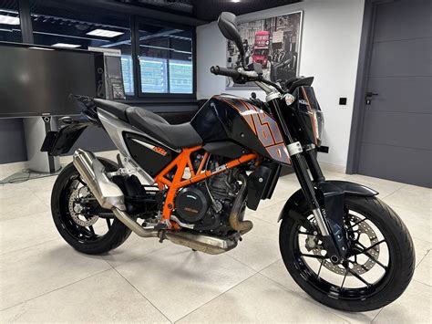Купить б у KTM 690 Duke инжектор 6 передач в Москве чёрный naked bike 2016 года на Авто ру ID