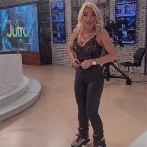 ŠOK PRIVATNI HOT VIDEO JOVANE JEREMIĆ BACIO NACIJU U TRANS NAMEŠTA