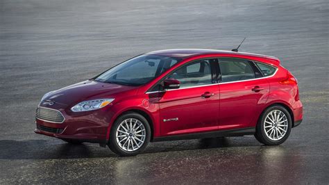 2015 Ford Focus Sedan Officially Revealed Photos