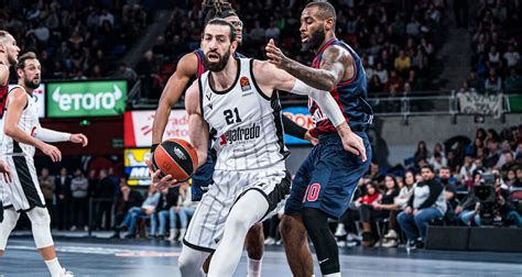 Bm Da Euroleague La Virtus Fa Festa Alla Buesa Arena Baskonia Battuta