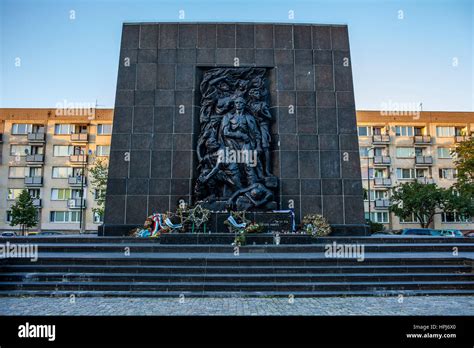 Monumento a los héroes del gueto Pomnik Bohaterow Getta Varsovia