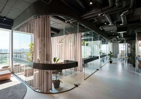 “Игровой” офис в Белграде | Office space design, Modern office design ...