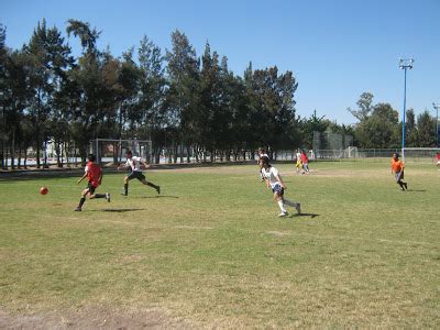 ESCUELA DE FÚTBOL FEMENIL TALENTOS COMUDE LOS CUATRO EQUIPOS