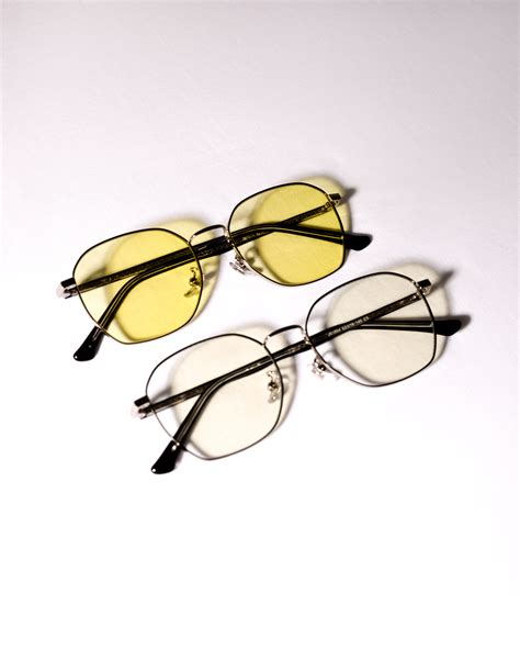 Почему стоит выбирать очки с антибликовым покрытием