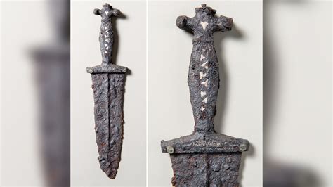 Metal detectorist finds 2,000-year-old dagger wielded by Roman soldier ...