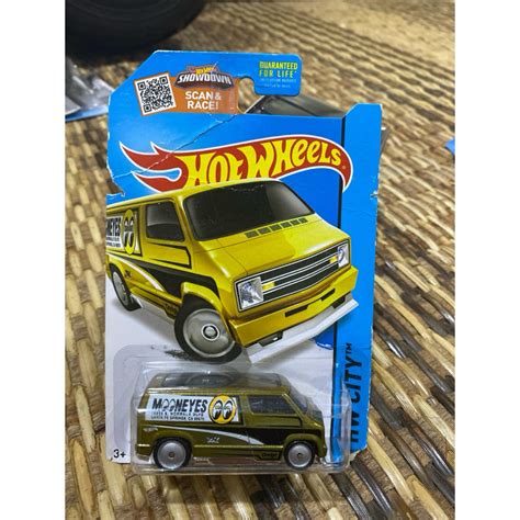 Hot Wheels Custom 77 Dodge Van Super Treasure Hunt STH Mooneyes