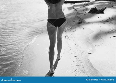 Naked Lady Walks Along Sea Shore Monochrome Scenic Photography Stock Image Image Of Legs Face