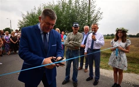 Otwarcie przebudowanej drogi w miejscowości Garbatka Urząd Miejski