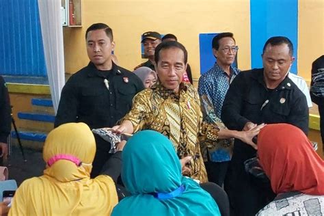 Jokowi Pastikan Bansos Beras 10 Kg Dilanjut Sampai Juni 2024 Ini