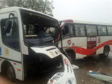 G1 Colisão Entre Dois Micro ônibus Deixa 12 Passageiros Feridos No