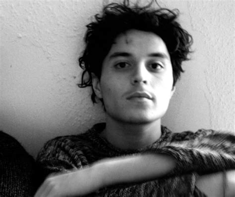 Rapaz decidiu perder a virgindade anal em público Catraca Livre