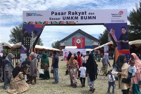 Masyarakat Pidie Serbu Pasar Rakyat Dan Bazar Umkm Di Alun Alun Kota