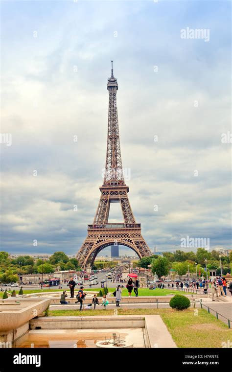 Tour Eiffel,Eiffel Tower as seen from the Trocadero Gardens in Paris ...