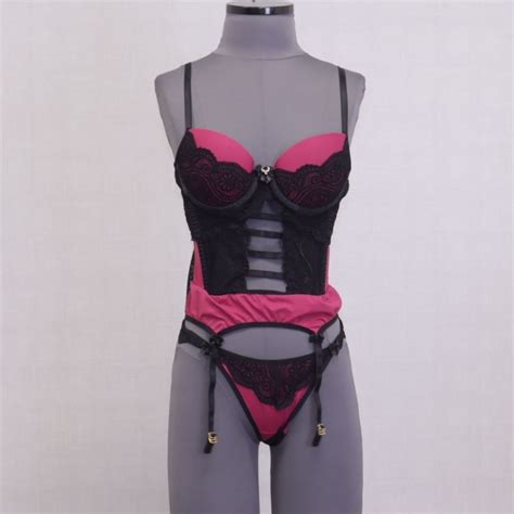 Conjunto Espartilho E Calcinha Carmim Universo Feminino Lingerie