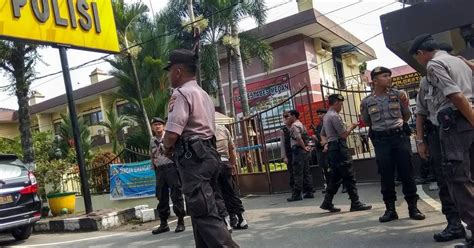 Polis Indonesia Serbu Parti Seks Gay Di Jakarta 56 Lelaki Ditahan Berita Harian