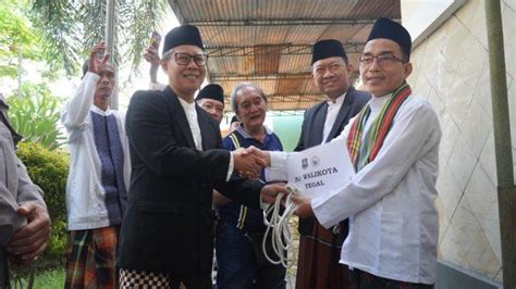 Serahkan Sapi Kurban Ke Pengurus Masjid Agung Kota Tegal Ini Pesan