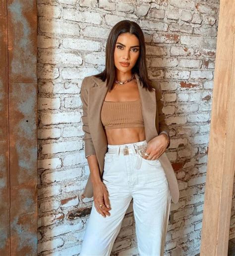 9 Hot Sexy Claudia Fontan Bikini Pics