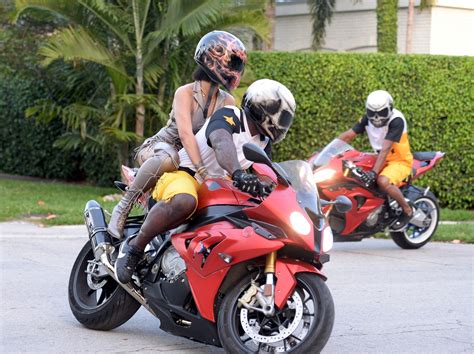 Rihanna 1 Hot Celebs Home