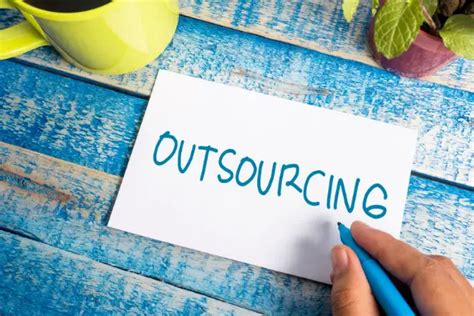 The Benefits Of Outsourcing And Delegating Tasks To Grow Your Online