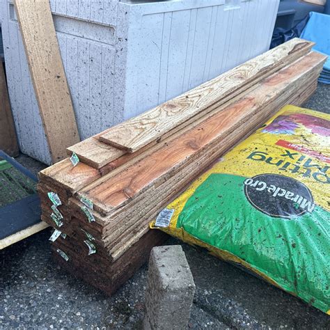 Free Lumber Fence Boards for Sale in Lake Stevens, WA - OfferUp