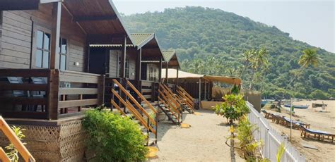 18 Beautiful Hotels in Goa Near Beaches