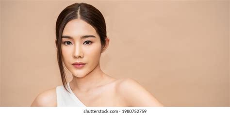 4022개의 한국 메이크업 여자 모델 이미지 스톡 사진 3d 오브젝트 벡터 Shutterstock