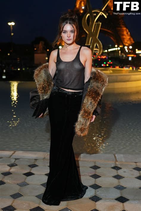 Charlotte Lawrence Flashes Her Nude Tits At The Saint Laurent Womenswear Show In Paris