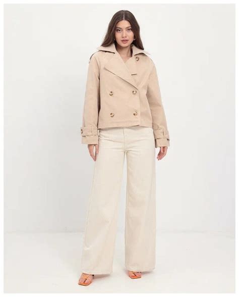 Модные женские ветровки 2025: с чем носить ветровку? Стильные фото-идеи!