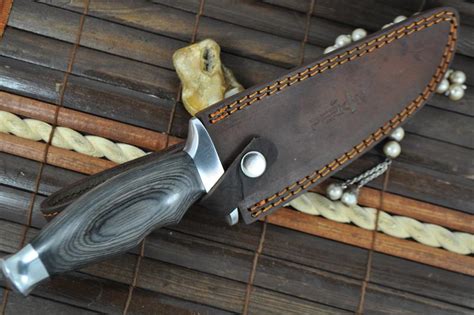 Damascus Steel Hunting Knife With Leather Sheath