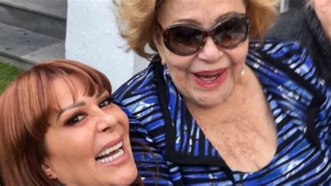 Alejandra Guzmán rompe el silencio y aclara si Silvia Pinal tiene o no