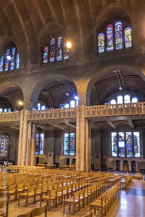 Foto De Interior Of National Basilica Of Sacred Heart Basilique