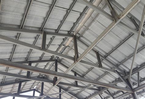 Steel frame for a simple roof. 13965570 Stock Photo at Vecteezy