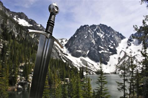 Фотографии меч гора Фэнтези вблизи