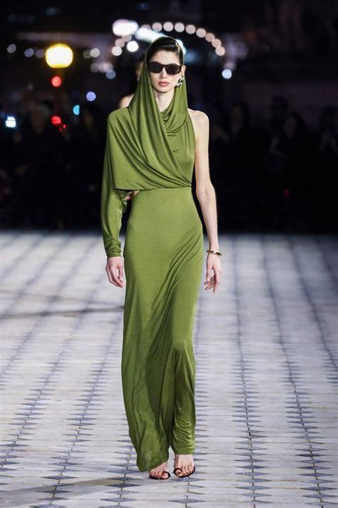 Pin By Kavajmorsan On HOODED NAKED DRESS Fashion Outfits Fashion Couture Fashion