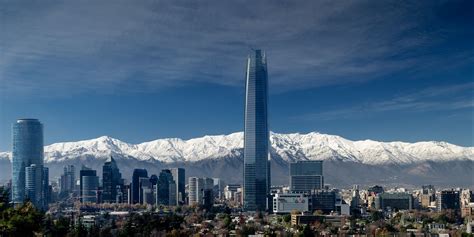 Los Rascacielos Y La Cordillera Costanera Center La Gran Torre Tiene