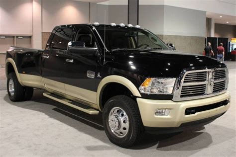 Dodge Ram Pickup 3500 - Information and photos - MOMENTcar