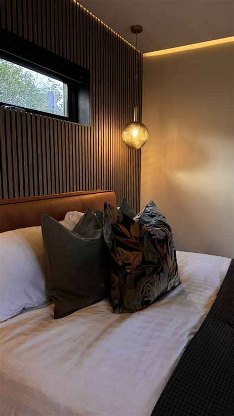 New rail Dublin to Belfast route features hidden luxury cars 7