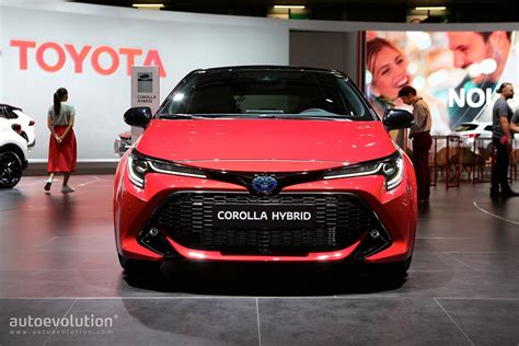 Toyota Corolla Hybrid Wagon Has Giant Trunk and Even Bigger Tablet in ...