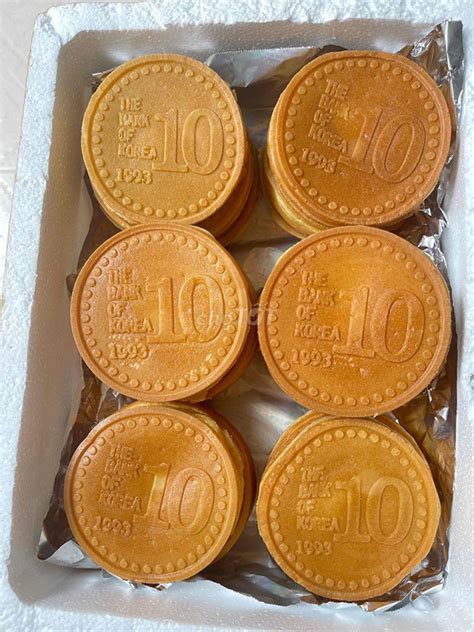 Bánh đồng xu phô mai tạo nên Hot trend ẩm thực Hà Nội