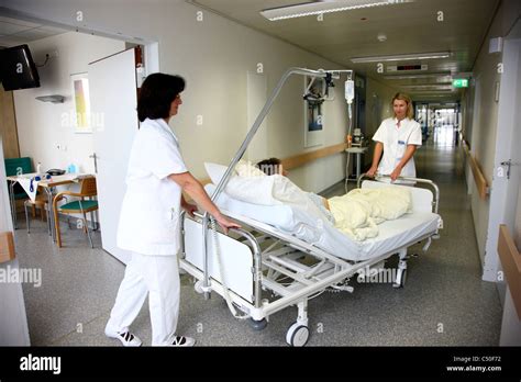 Nurses Moving Hospital Bed Hi Res Stock Photography And Images Alamy