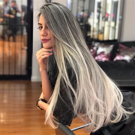 Cabelo Preto Platinado Feminino