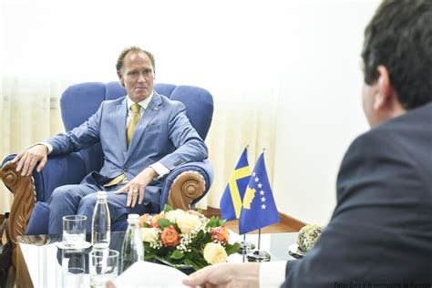 Kryeministri Kurti Takohet Me Ambasadorin E Ri T Suedis N Kosov