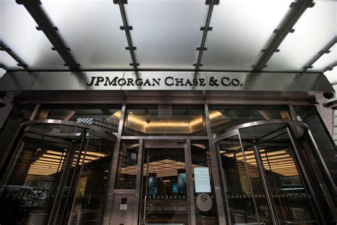 Russian Court Freezes Jpmorgan Assets Under 440 Million Claim Bloomberg