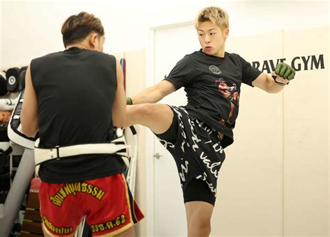 【rizin】カズ次男の三浦孝太プロ2戦目闘志 タイでブアカーオと拳交え「圧すごかった」 格闘技写真ニュース 日刊スポーツ