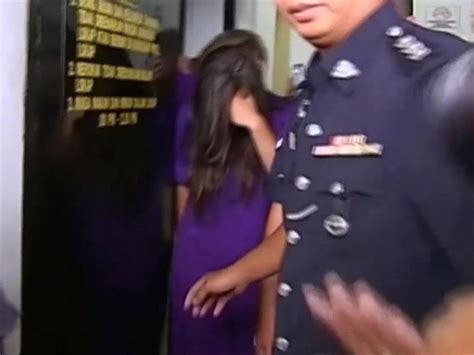 Malaysia Naked Tourists In Court Over Mount Kinabalu Stunt Blamed For Borneo Earthquake Cbs News