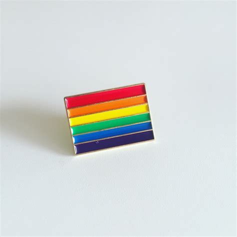LGBTQ Rainbow Flag Enamel Pin Lesbian Gay Transgender Bisexual Lapel Pin LGBTQ Rainbow