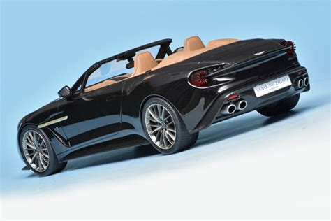 Aston Martin Namac En Auto In Miniatuur Namac En Aim